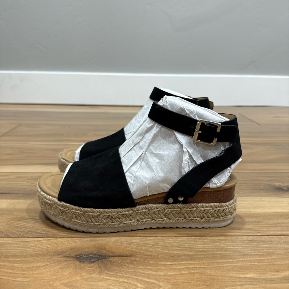 Forever 21 Black Espadrille Platform Sandals
